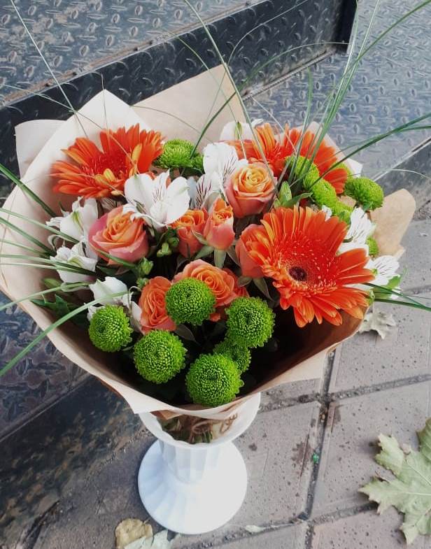 Букет цветов из: Герберы, Хризантемы, Альстромерии и Розы в Белом Яре Республики Хакасия