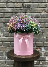 Цветочная композиция из Гипсофила и Розы в шляпной коробке в Белом Яре Республики Хакасия