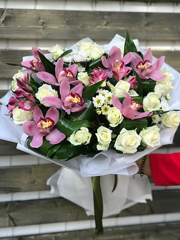 Букет цветов из: Розы и Хризантемы в Белом Яре Республики Хакасия