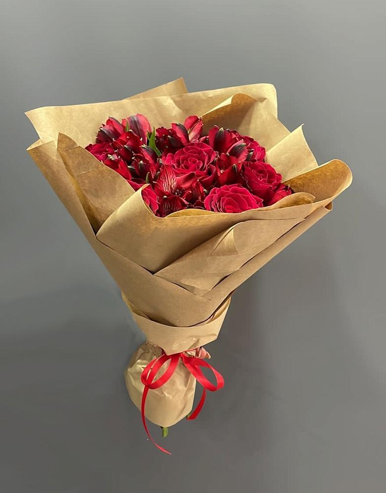 Букет цветов из: Альстромерии и Розы в Белом Яре Республики Хакасия