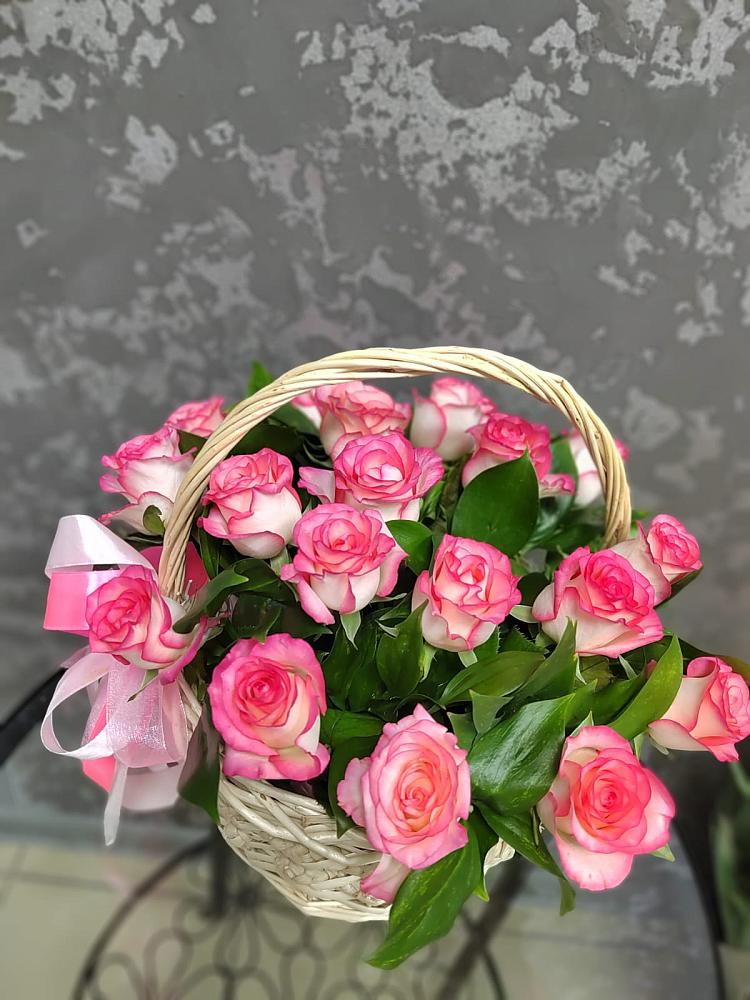 Цветочная композиция из Розы в корзине в Белом Яре Республики Хакасия