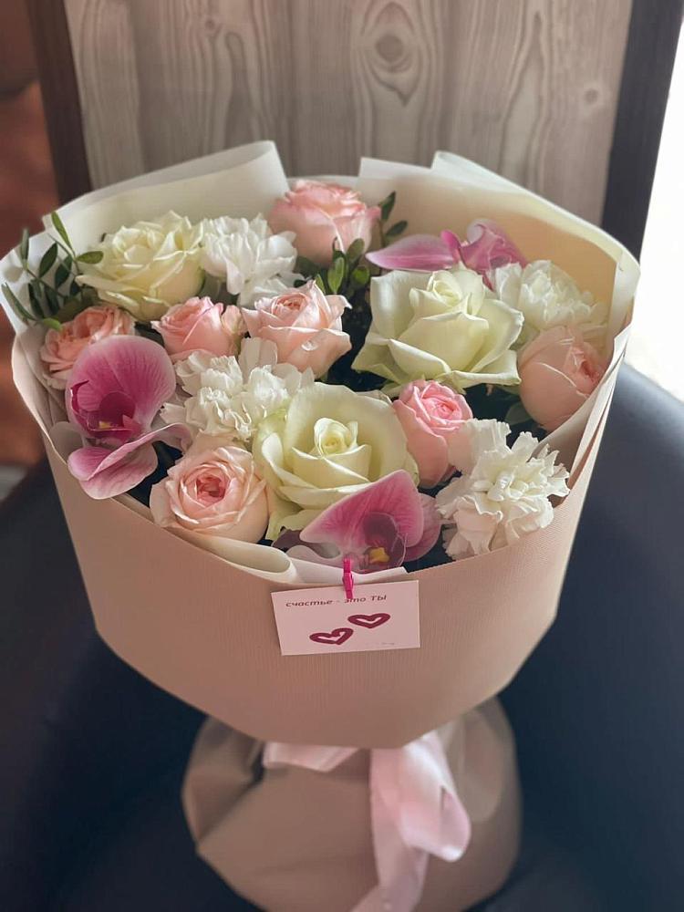 Букет цветов из: Орхидеи, Розы и Гвоздики в Белом Яре Республики Хакасия