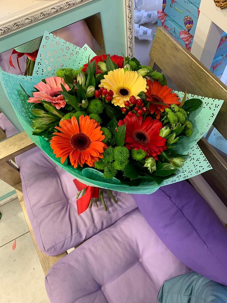 Букет цветов из: Герберы, Хризантемы и Альстромерии в Белом Яре Республики Хакасия