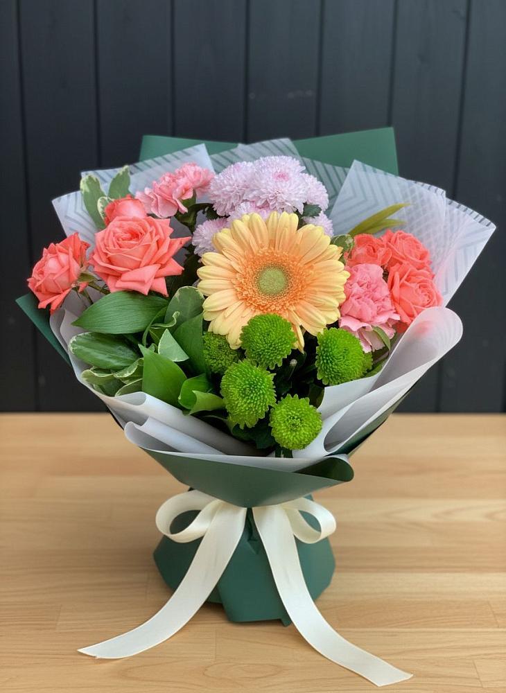 Букет цветов из: Гвоздики, Розы, Герберы и Хризантемы в Белом Яре Республики Хакасия