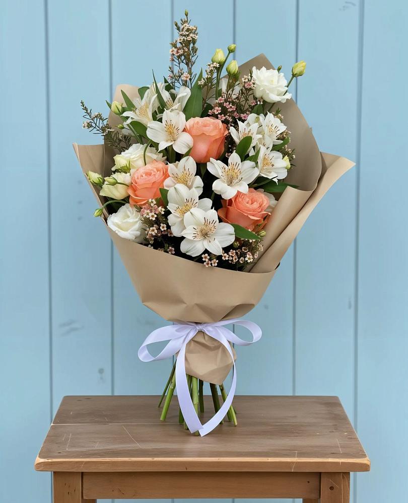 Букет цветов из: Альстромерии, Лизиантусы, Розы и Хризантемы в Белом Яре Республики Хакасия