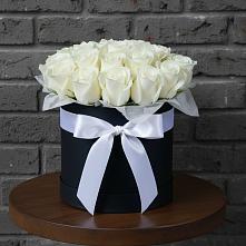 Цветочная композиция из Розы в шляпной коробке в Белом Яре Республики Хакасия